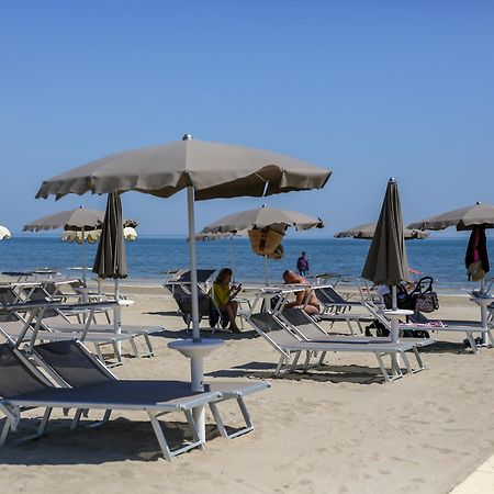 Hotel Commodore Cervia Eksteriør bilde